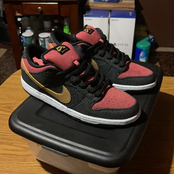 Nike SB Dunk `Walk Of Fame’ - Picture 7 of 10